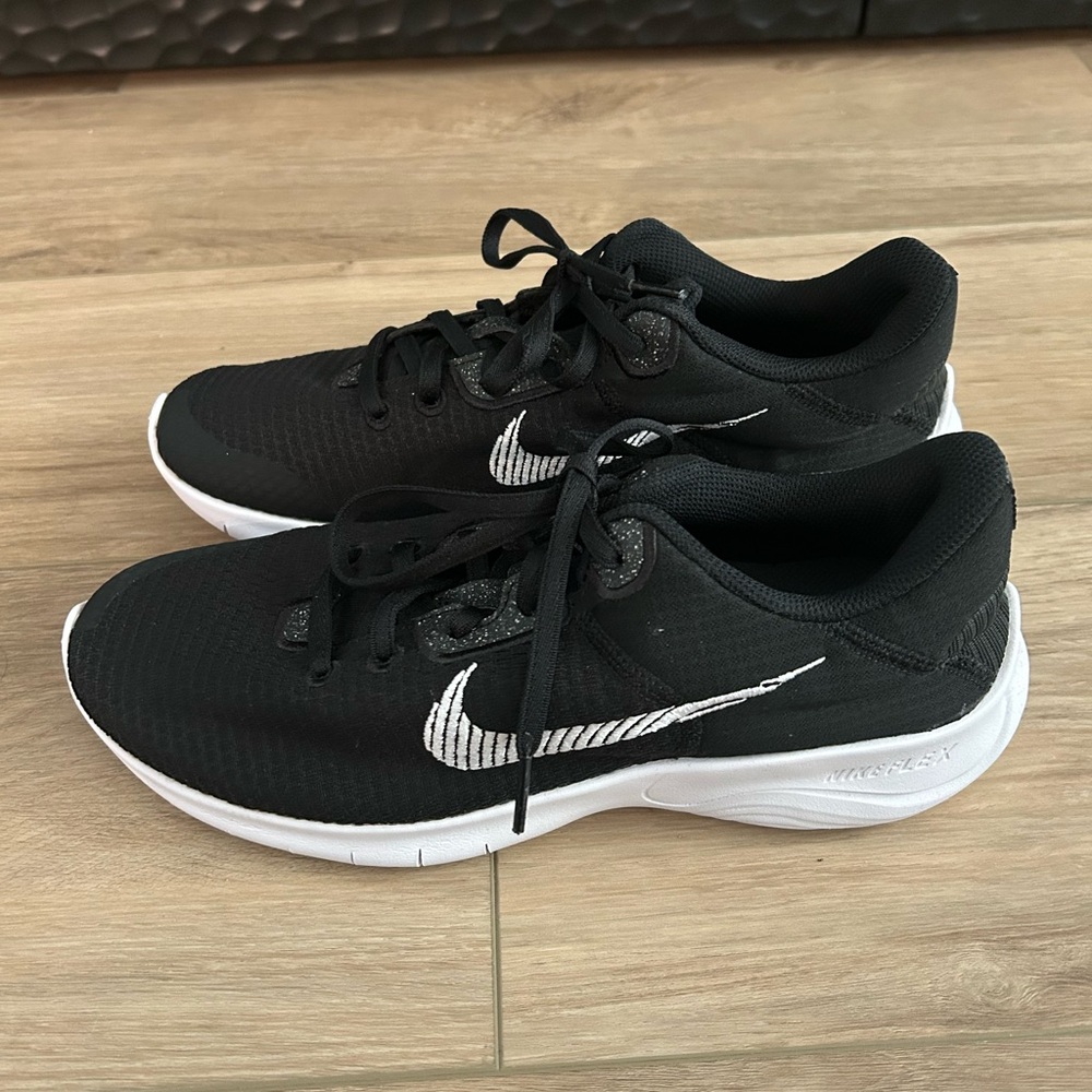 New Nike Flex Sneakers